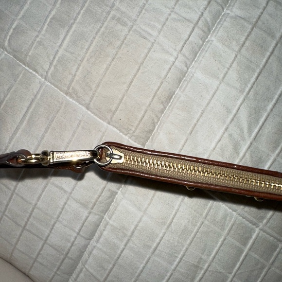 Michael Kors wristlet wallet - Picture 4 of 8